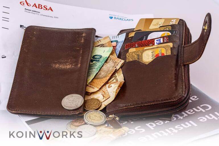 tips mengeloa pinjaman - dana pinjaman - 5 Benda di Dalam Dompet yang Sebenarnya Tidak Perlu Anda Bawa - sistem cashless