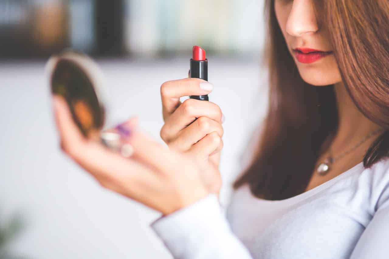 usaha di bulan ramadan - 5 Alasan Kenapa Makeup Artist adalah Profesi Menjanjikan di Masa Depan - 5 Cara yang Bisa Dilakukan Para Wanita untuk Menghemat Biaya Makeup