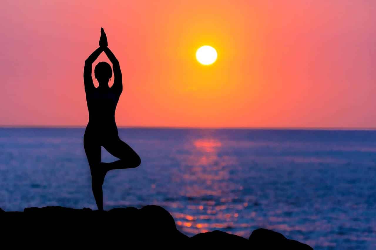 Bagaimana Latihan Yoga Bisa Mengajarkan Anda tentang Uang