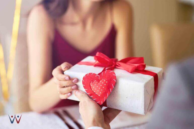 Selain Coklat, Ini Hadiah Valentine Hemat Budget yang Cocok Buat Pasangan Kamu!