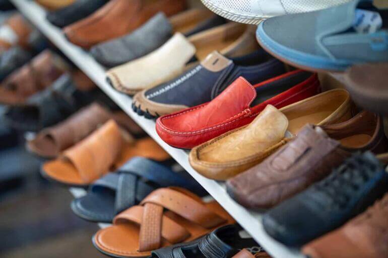 Tips meminimalisir risiko dalam bisnis sepatu agar tidak rugi